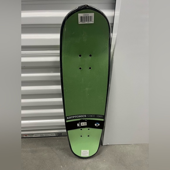 Green and Black Skateboard - Picture 2 of 5